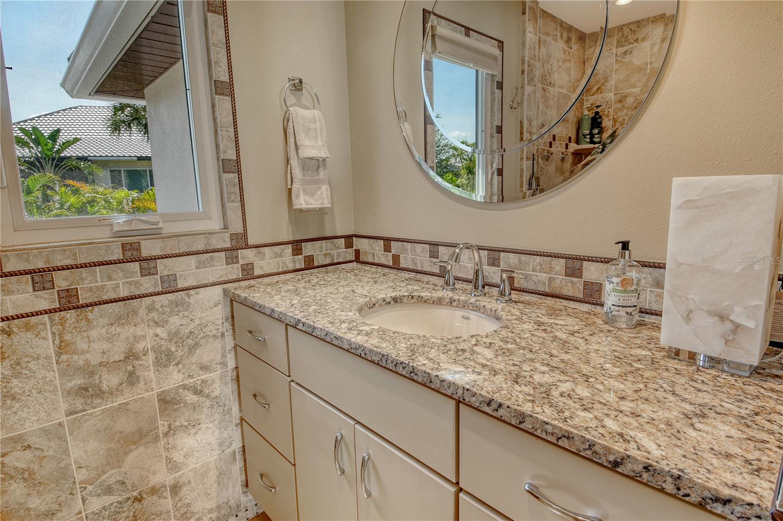 BAY ISLES - Residential