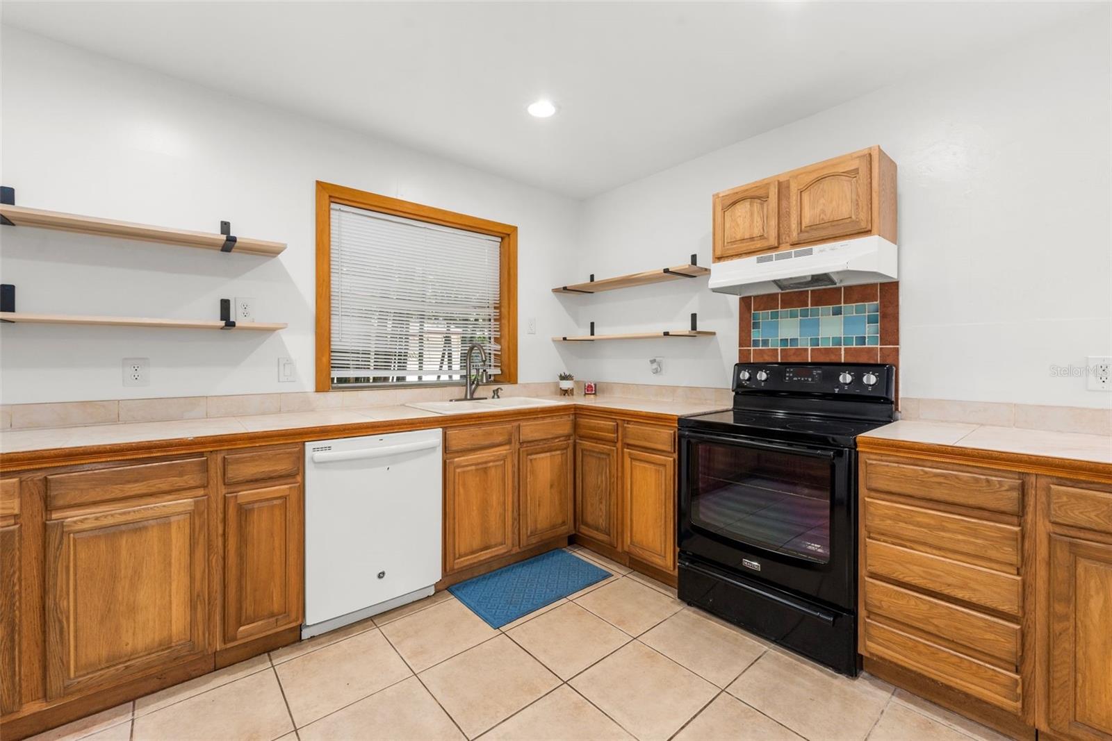 OAK HILL - Residential