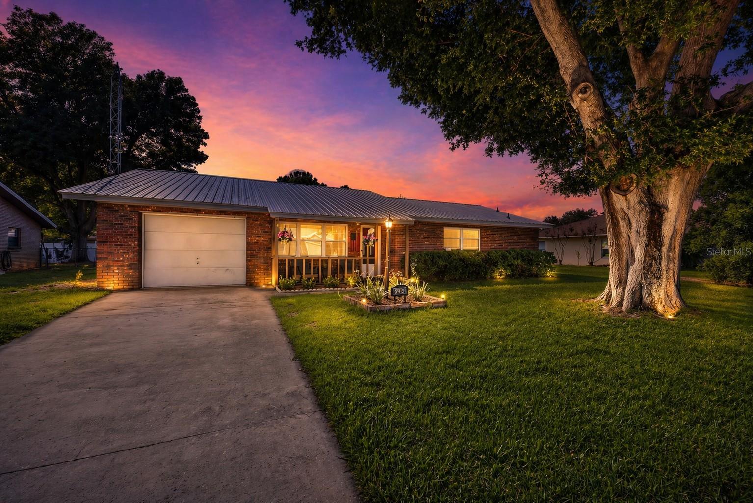 AVON PARK LAKES - Residential