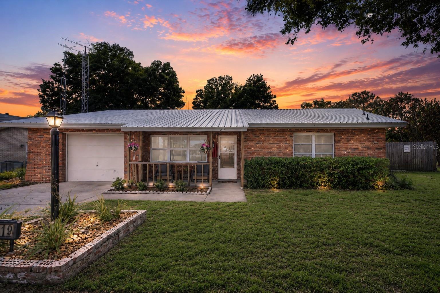 AVON PARK LAKES - Residential