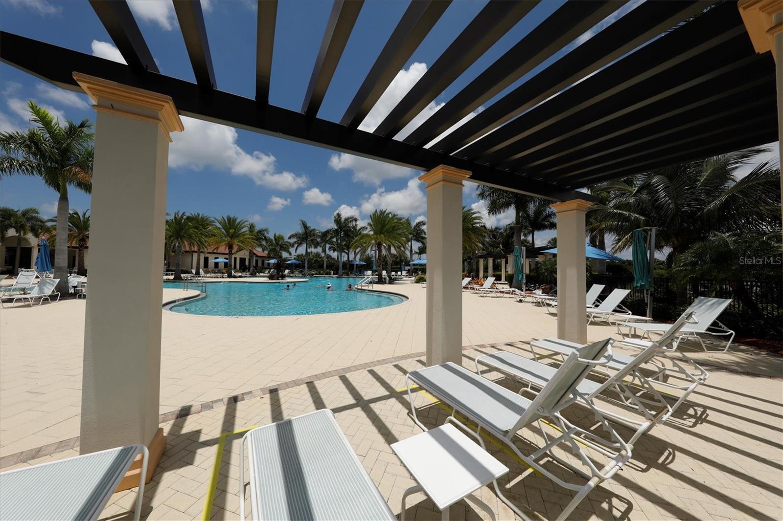 SARASOTA NATIONAL - Residential