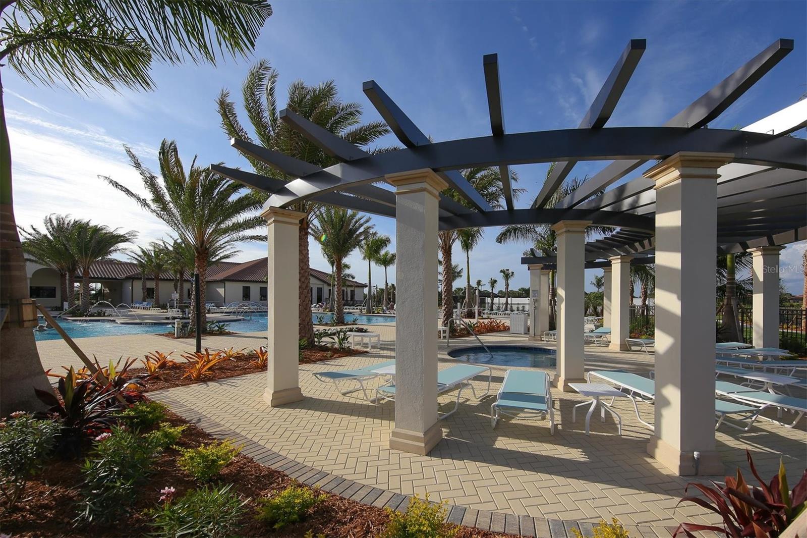 SARASOTA NATIONAL - Residential