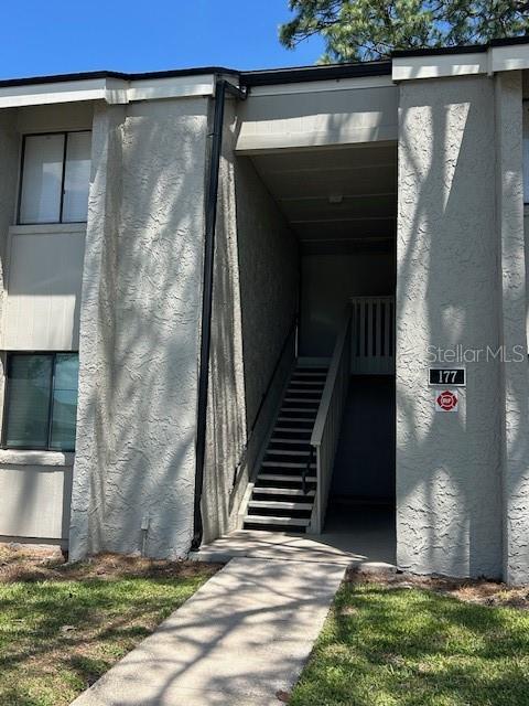 2/2 updated Longwood condo at 434 & I›4 (behind Bonefish). Open concept, LVP flooring, light & bright kitchen with quartz counters. Sliders open to your screened in balcony with large storage closet. Ample dining space beside the kitchen. Each bedroom has ceiling fans & large window. Master has walk-in closet & private en-suite with a standup shower. Guest bath features tub/shower combo.  Community amenities abound with 2 pools, tennis, basketball, outdoor grills, on-site laundry & 2 guest units available for rent.