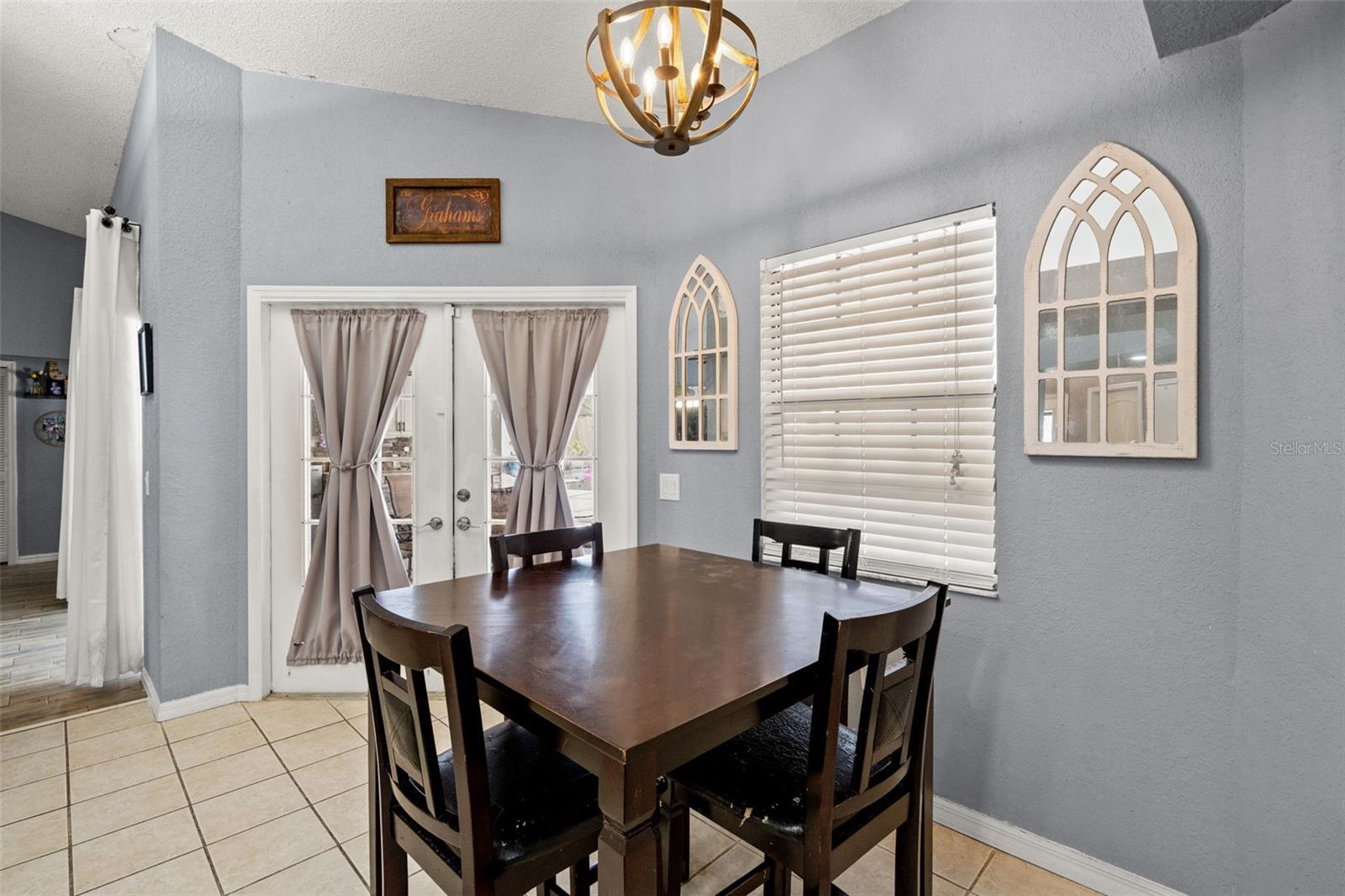 OAKS THE - Residential