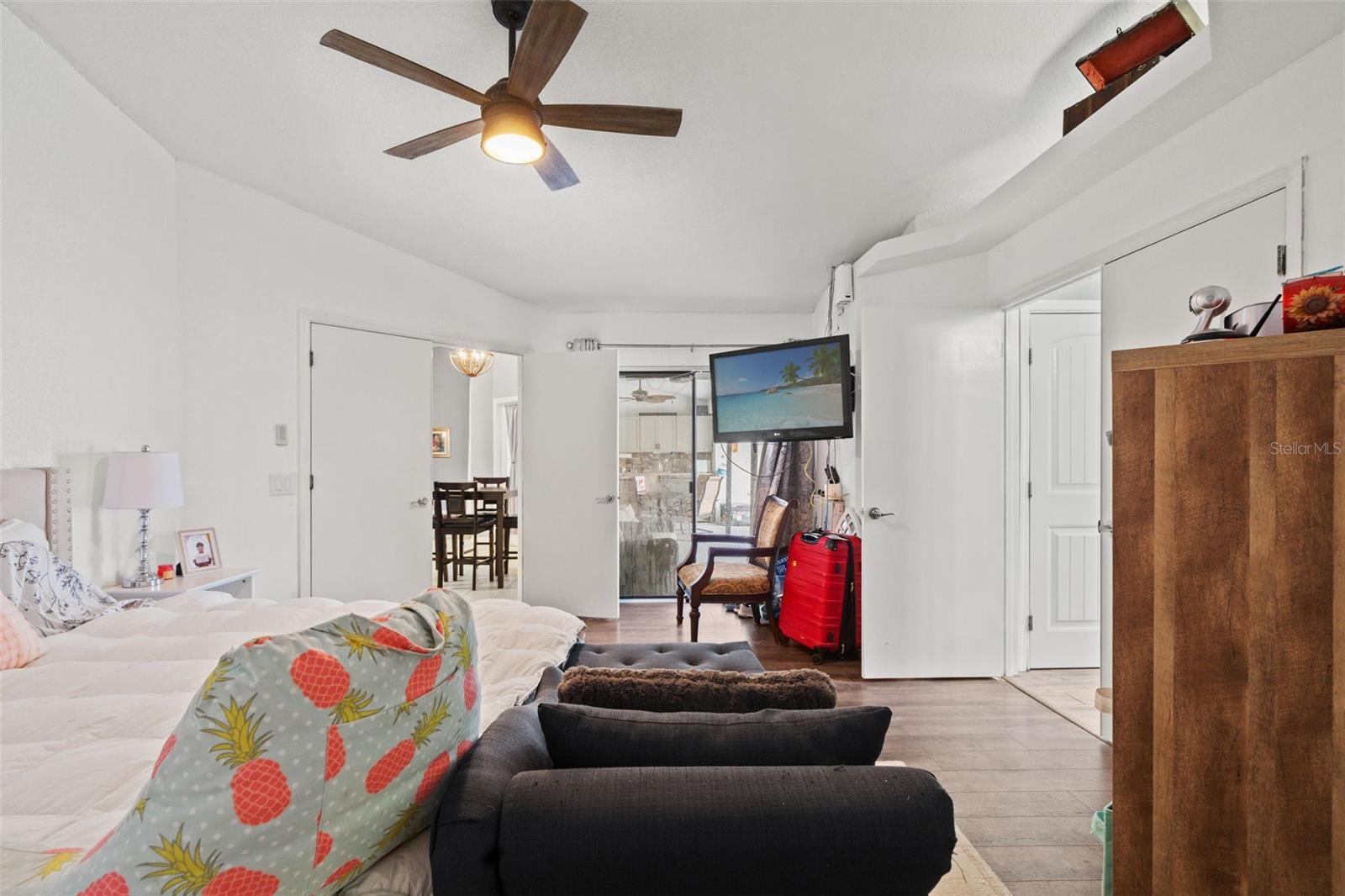 OAKS THE - Residential