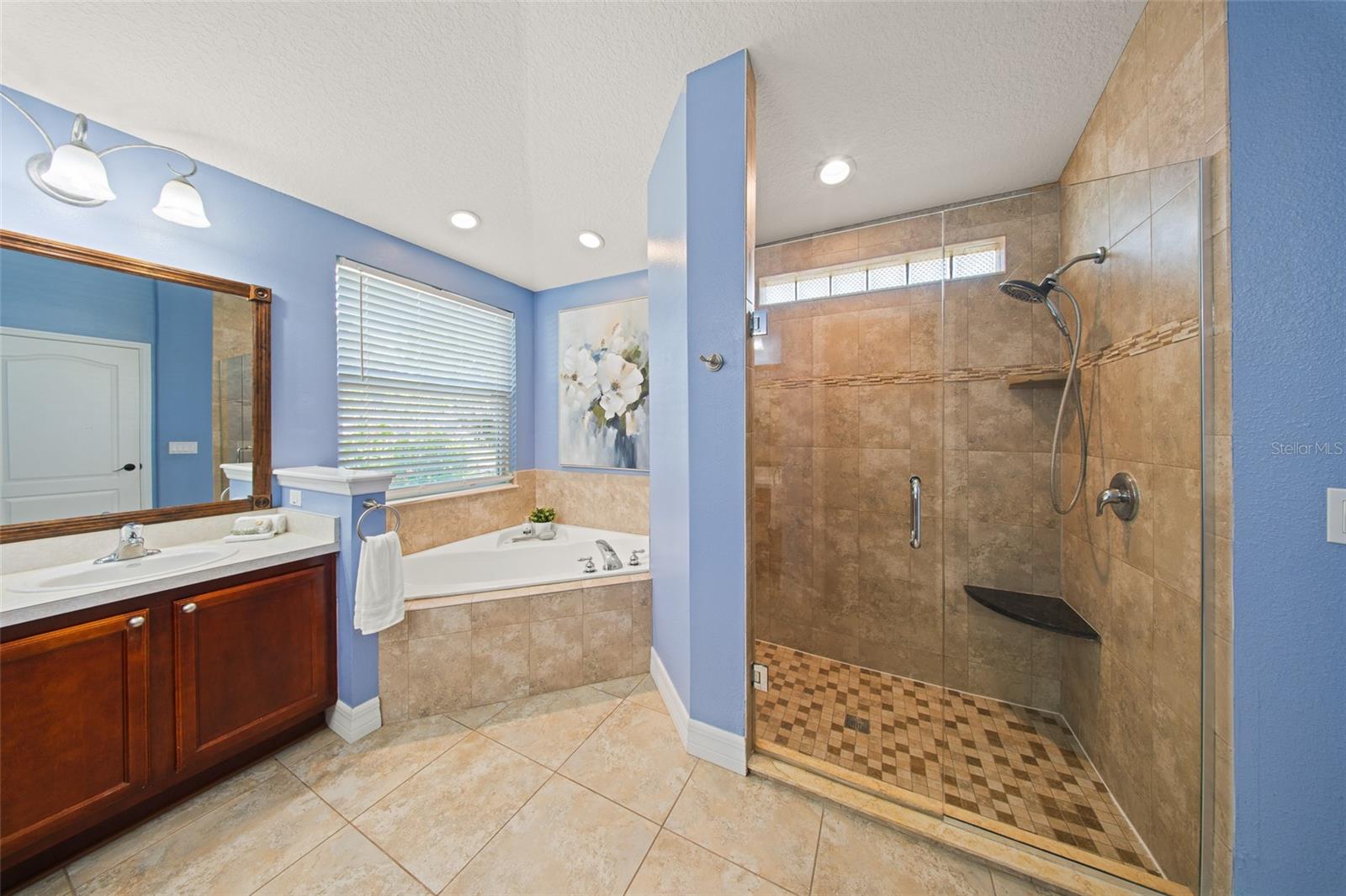 CRYSTAL COVE - Residential