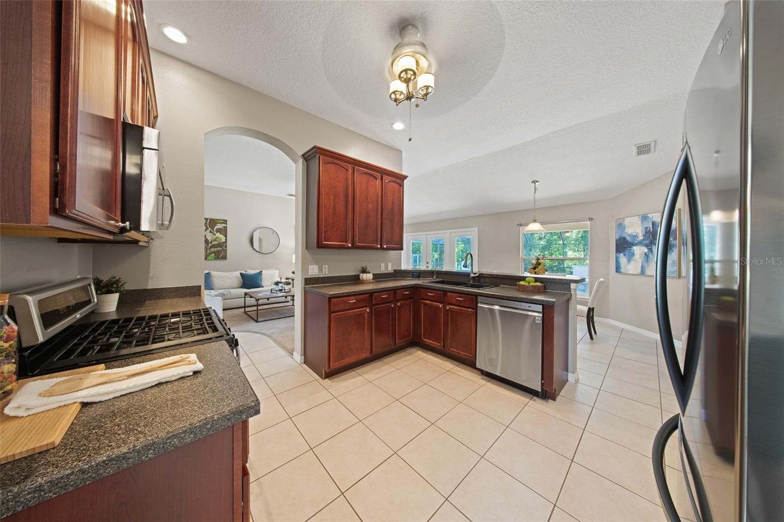 CRYSTAL COVE - Residential