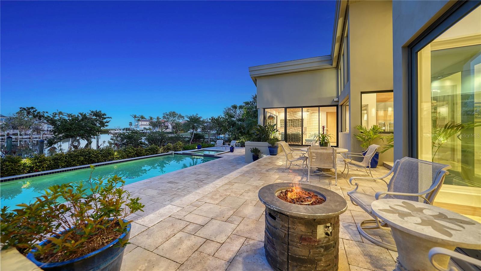 BAY ISLES - Residential
