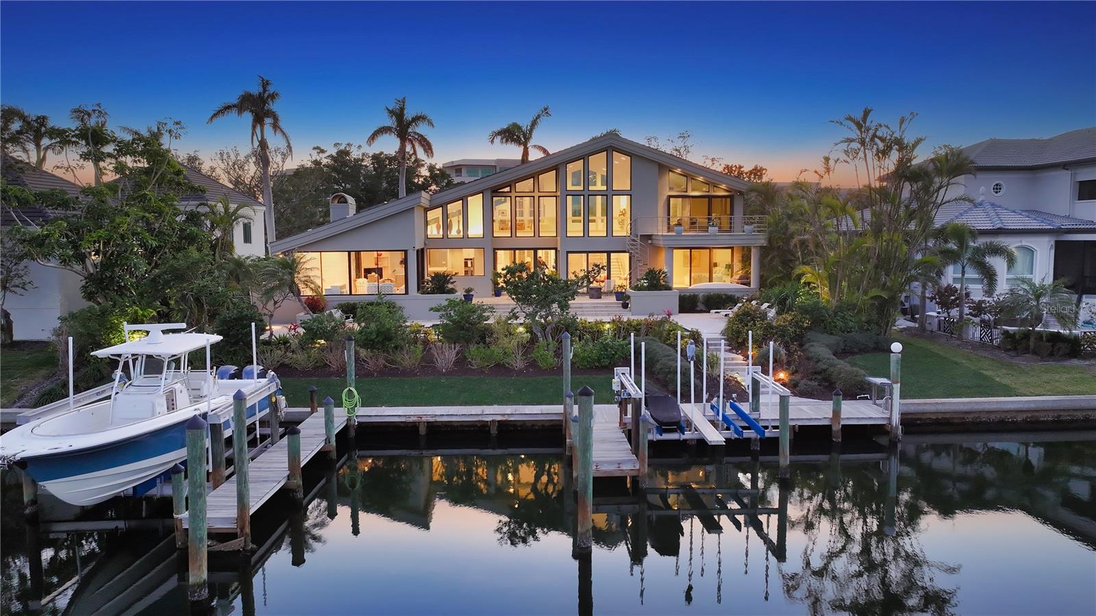 BAY ISLES - Residential