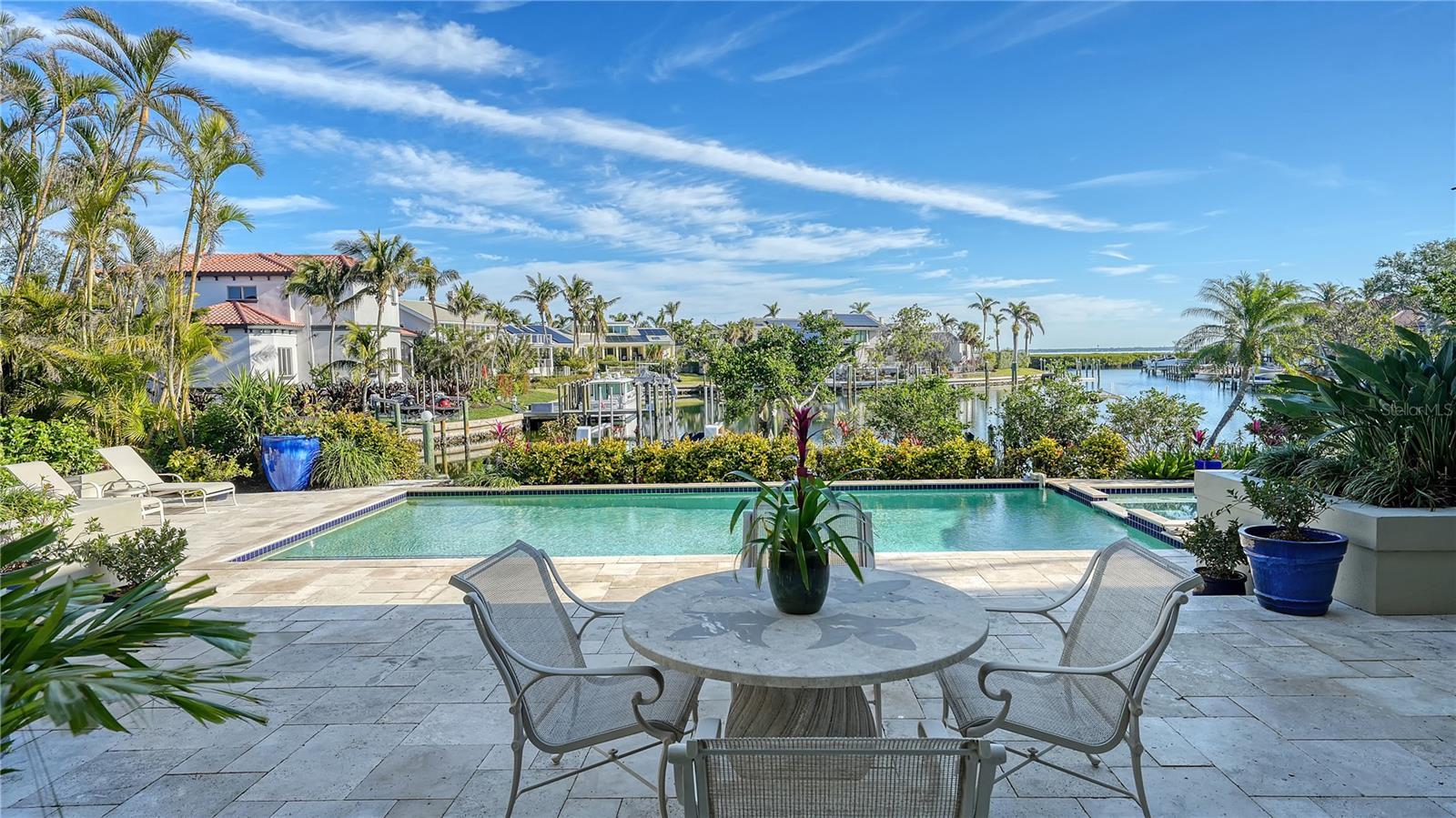 BAY ISLES - Residential