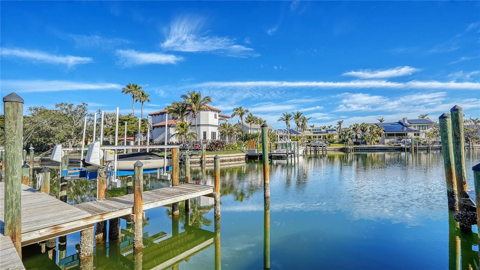 BAY ISLES - Residential