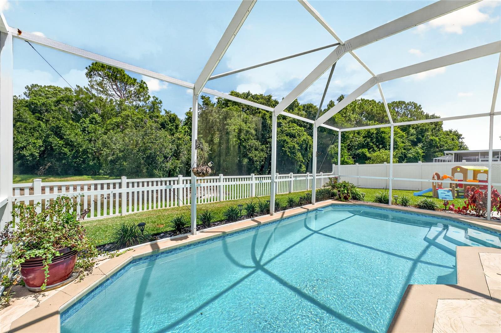 NORTHWOOD - Residential