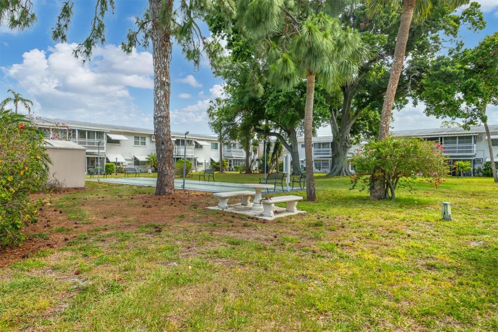 BAYSHORE GARDENS APTS 6 - Residential