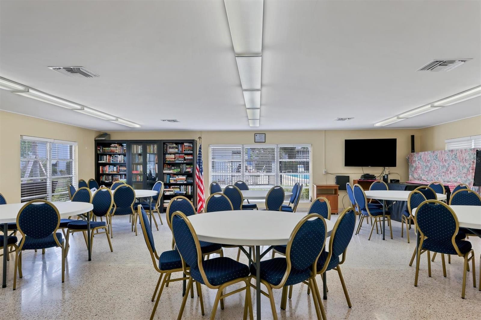 BAYSHORE GARDENS APTS 6 - Residential