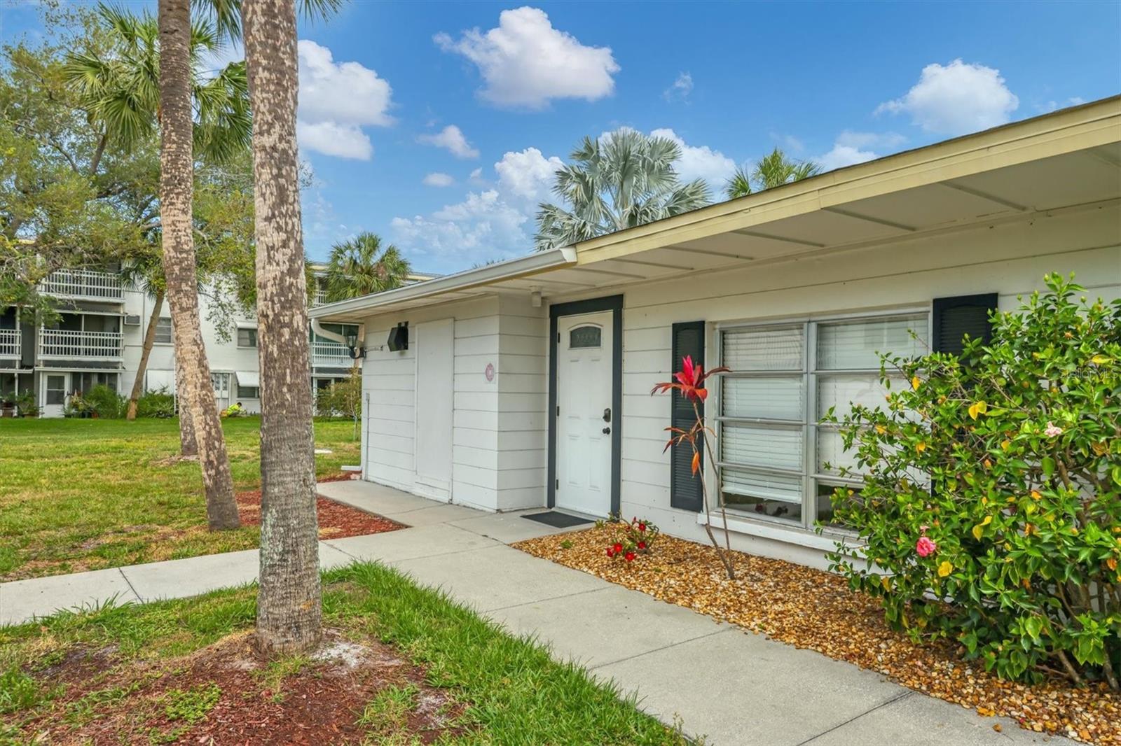 BAYSHORE GARDENS APTS 6 - Residential