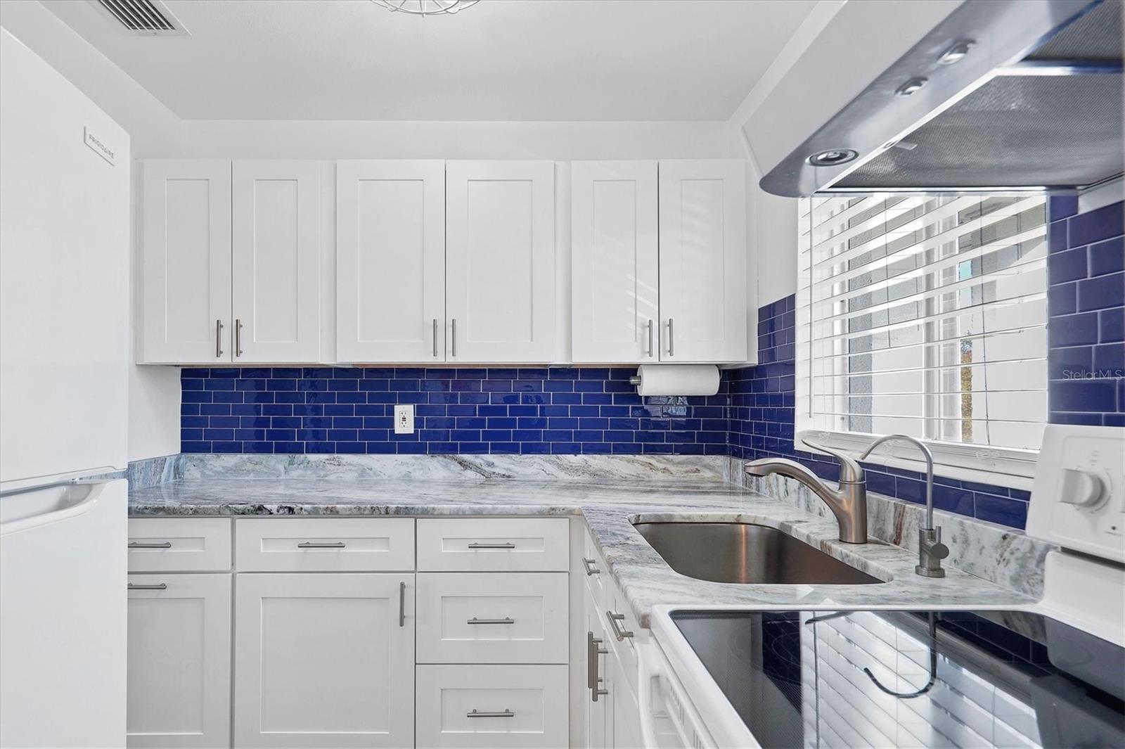 BAYSHORE GARDENS APTS 6 - Residential