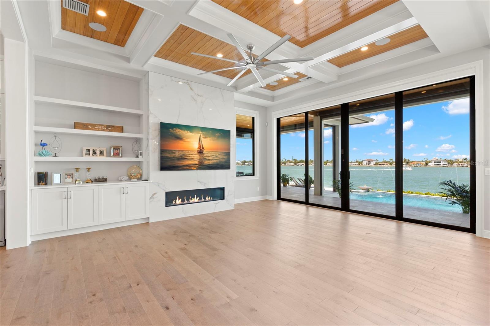 TIERRA VERDE UNIT 1 3RD REP - Residential