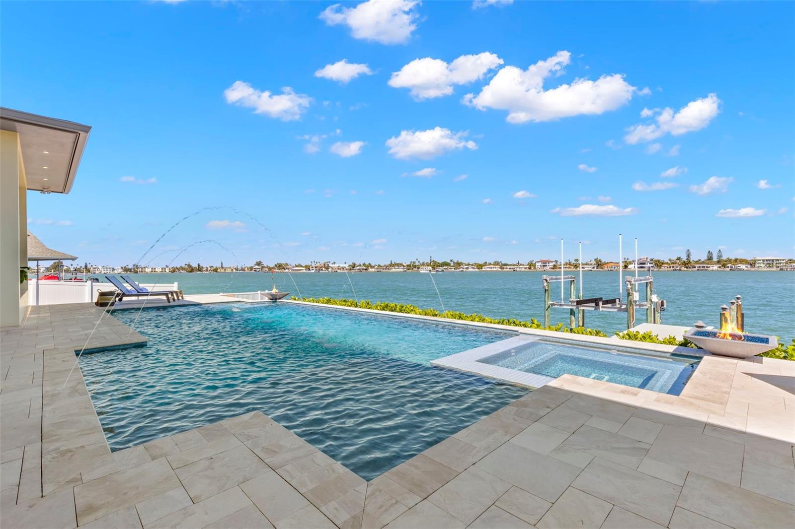 TIERRA VERDE UNIT 1 3RD REP - Residential