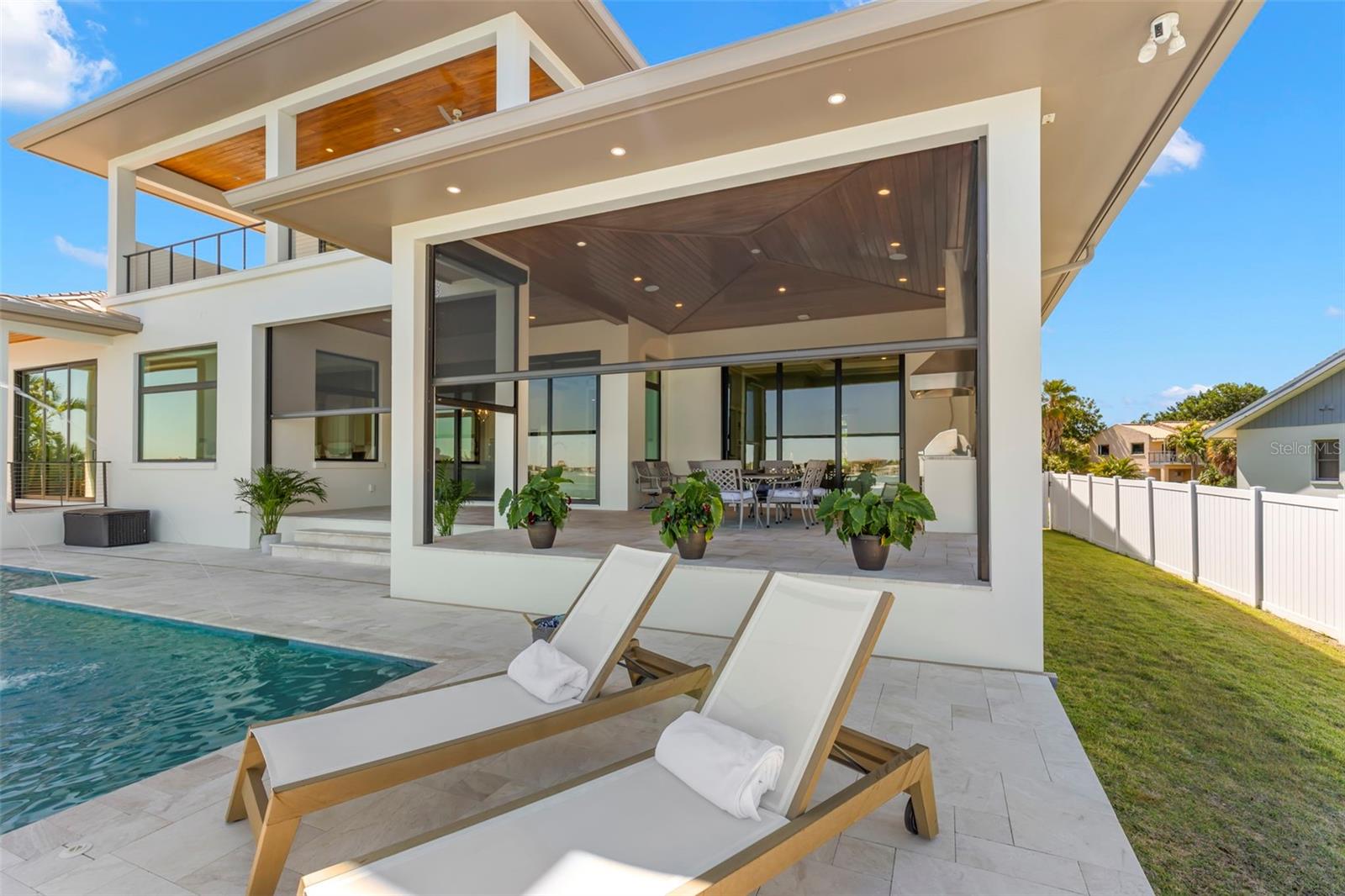 TIERRA VERDE UNIT 1 3RD REP - Residential