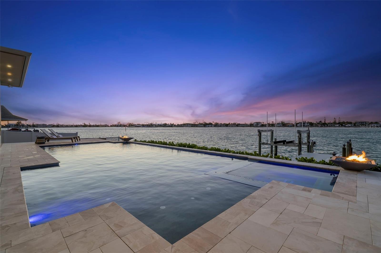 TIERRA VERDE UNIT 1 3RD REP - Residential