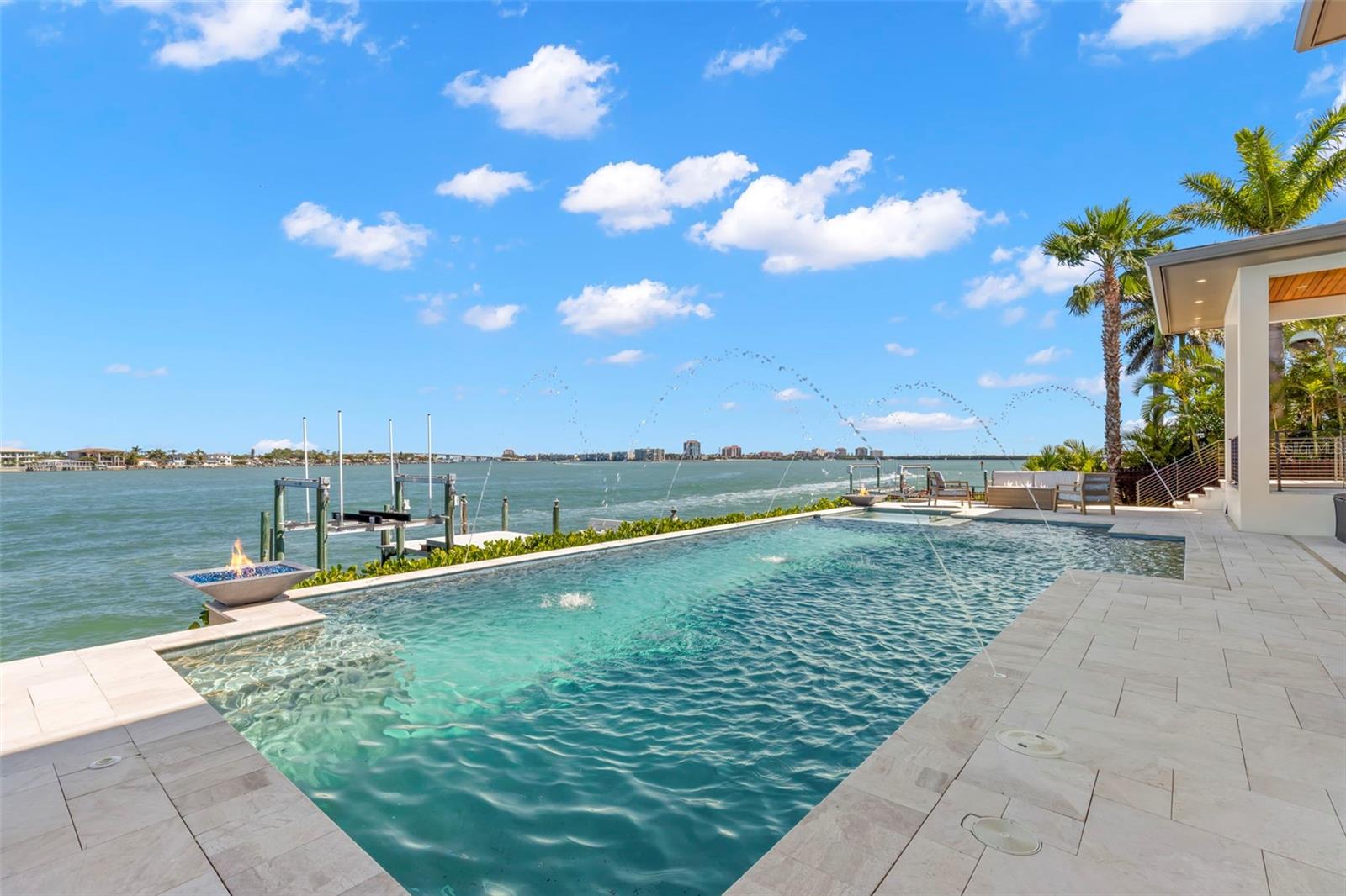 TIERRA VERDE UNIT 1 3RD REP - Residential