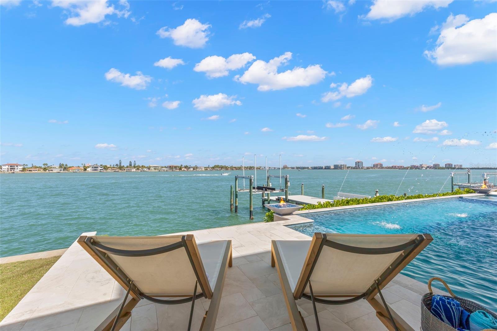TIERRA VERDE UNIT 1 3RD REP - Residential
