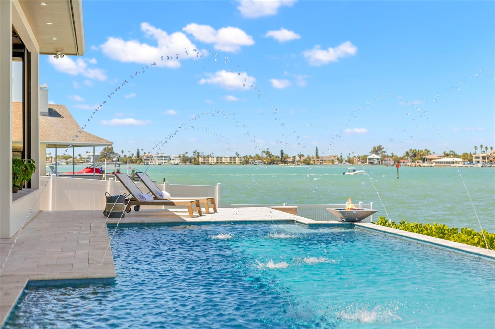 TIERRA VERDE UNIT 1 3RD REP - Residential
