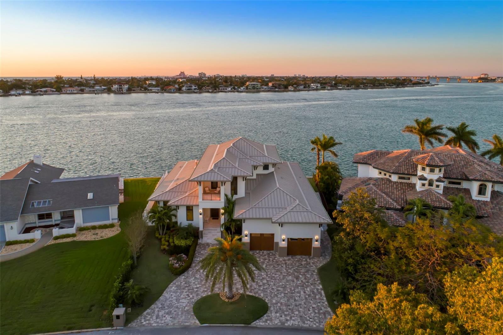 TIERRA VERDE UNIT 1 3RD REP - Residential