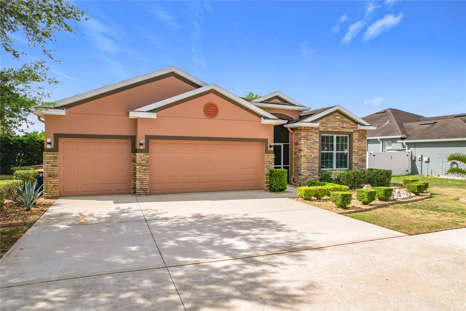 WIND MEADOWS - Residential
