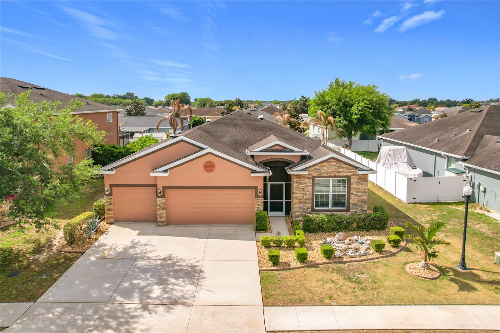 WIND MEADOWS - Residential