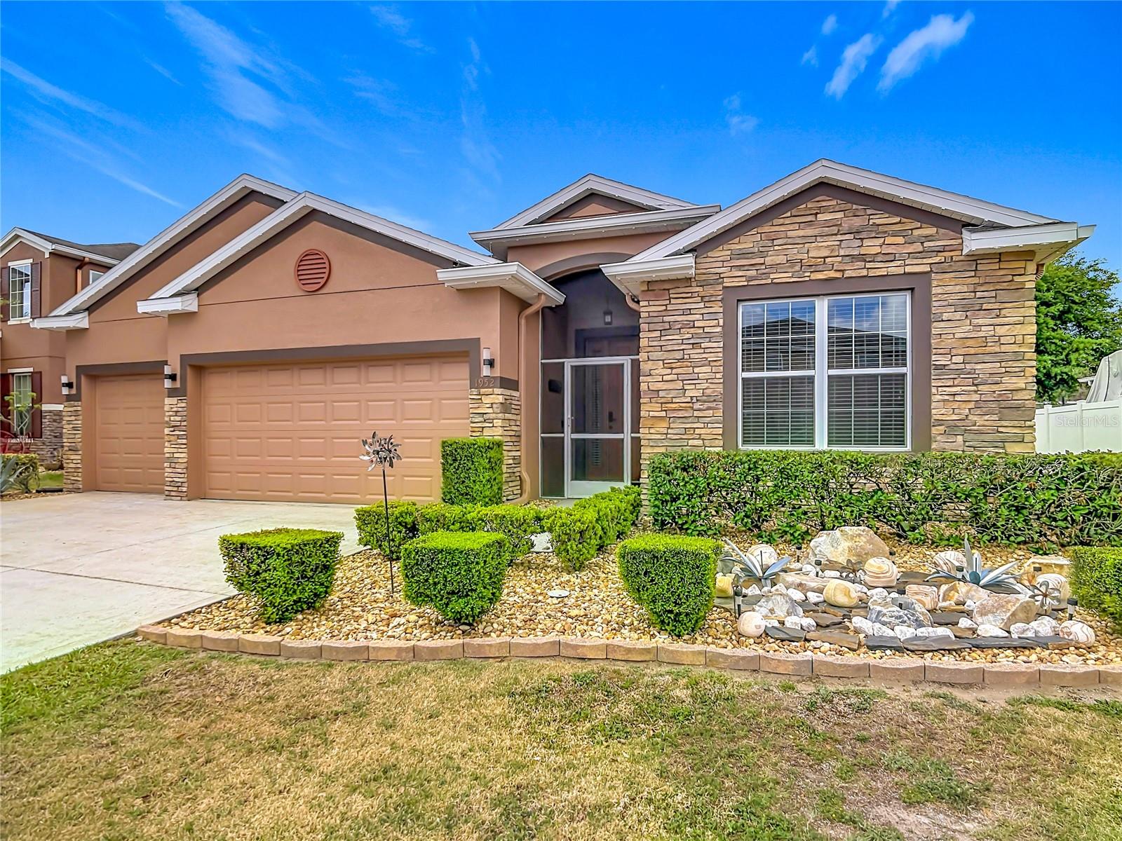 WIND MEADOWS - Residential