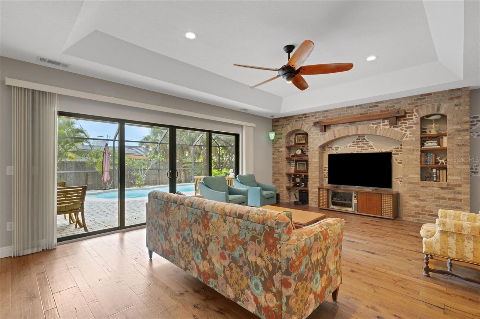 OVERBROOK GARDENS - Residential