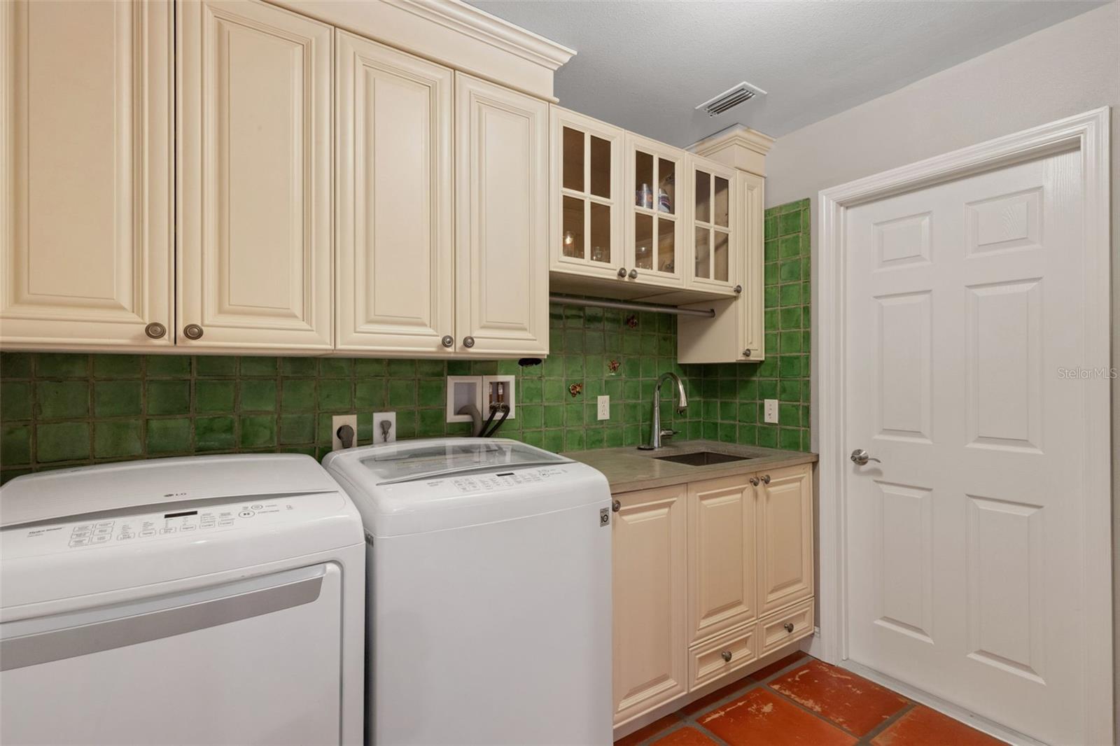 OVERBROOK GARDENS - Residential