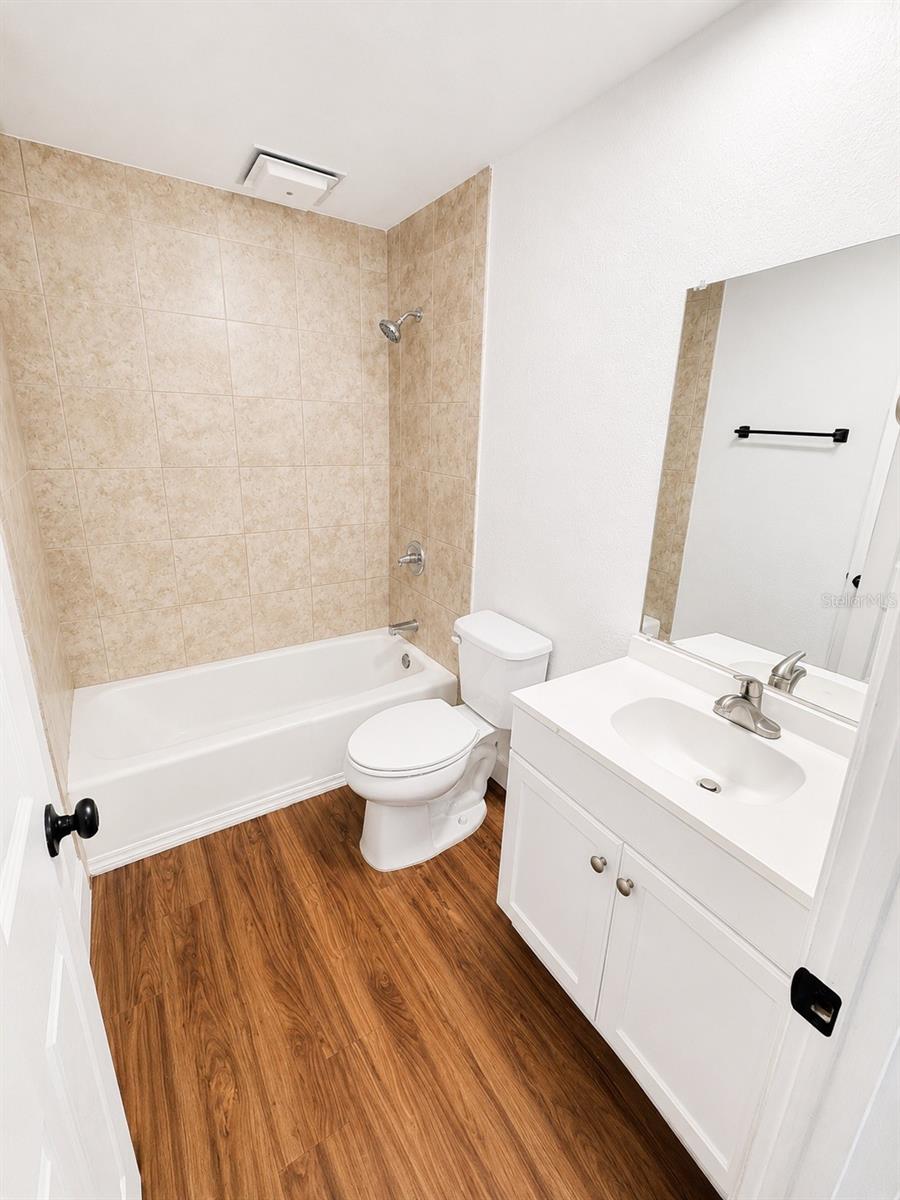BRIARWOOD APARTMENTS - Residential Lease