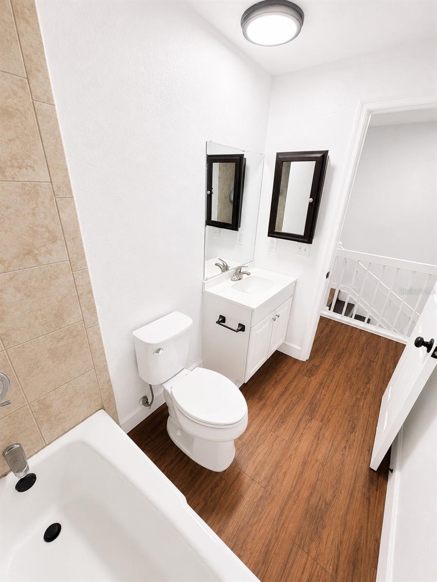 BRIARWOOD APARTMENTS - Residential Lease