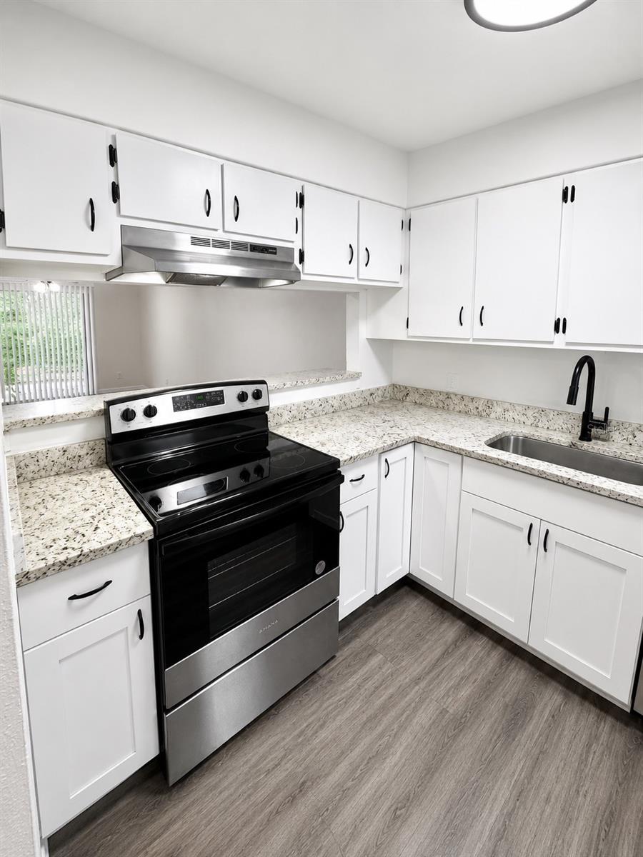 BRIARWOOD APARTMENTS - Residential Lease