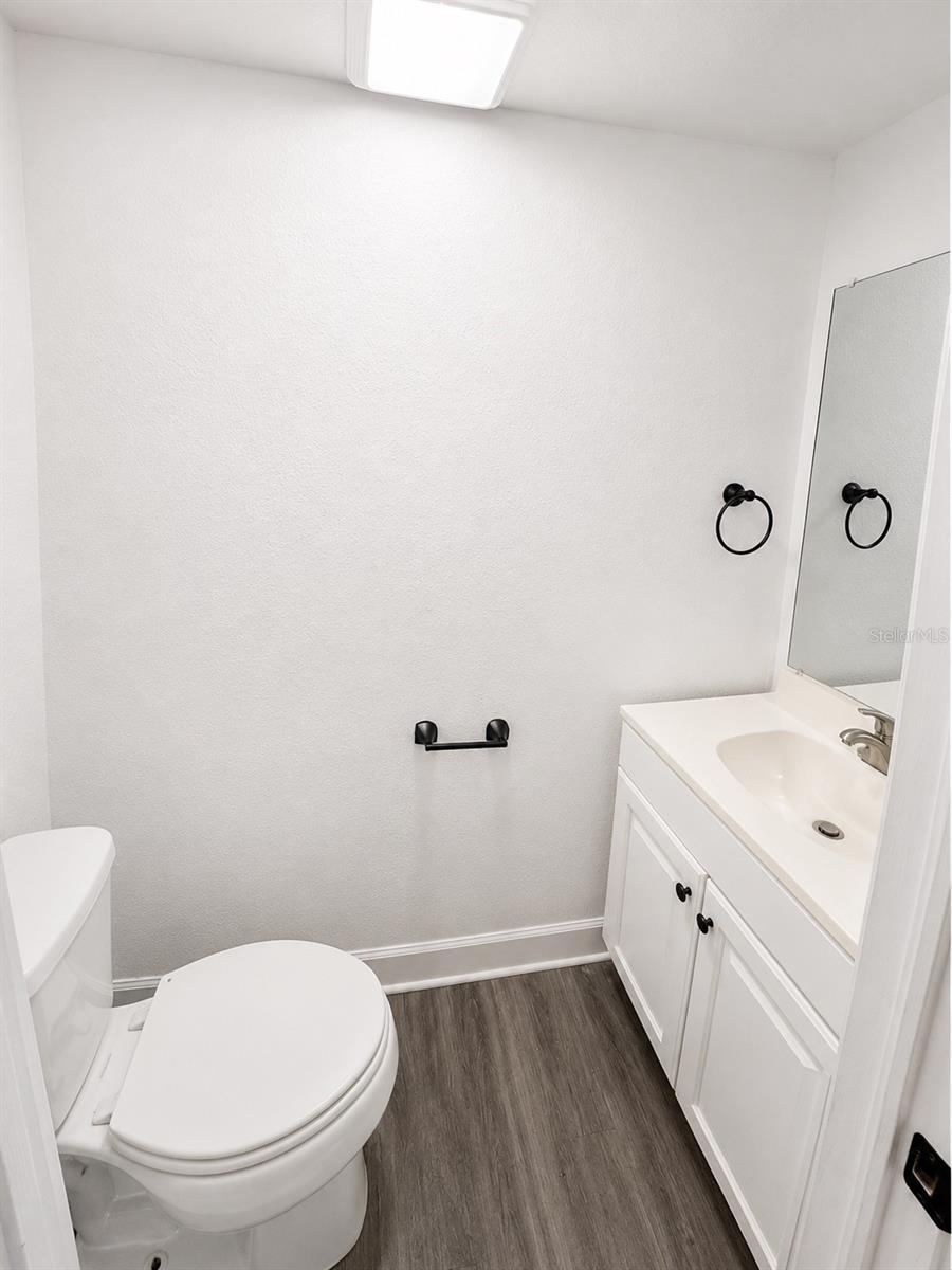 BRIARWOOD APARTMENTS - Residential Lease