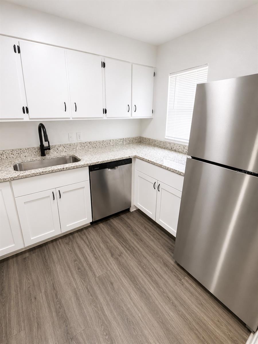BRIARWOOD APARTMENTS - Residential Lease