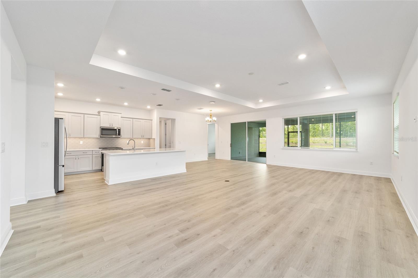 ON TOP OF THE WORLD - Residential