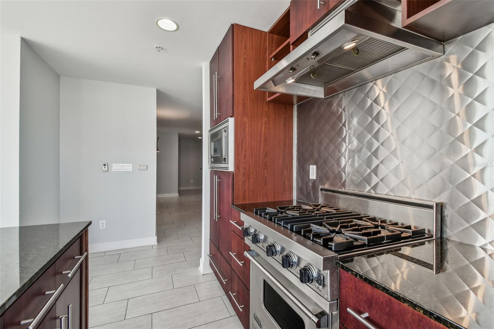 GRAND CENTRAL AT KENNEDY RESID - Residential