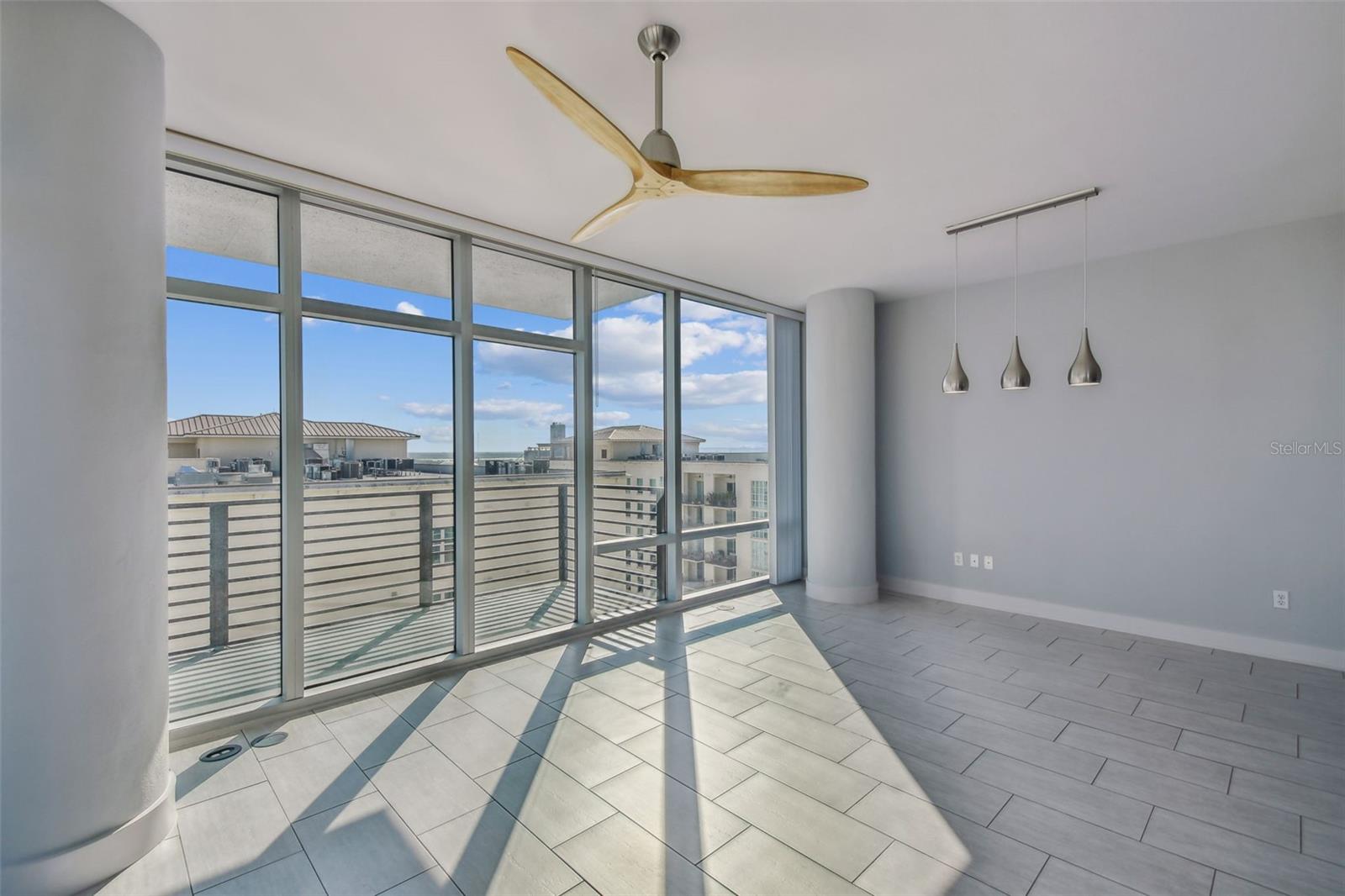 GRAND CENTRAL AT KENNEDY RESID - Residential