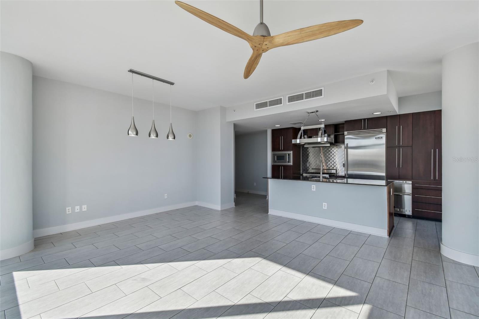 GRAND CENTRAL AT KENNEDY RESID - Residential