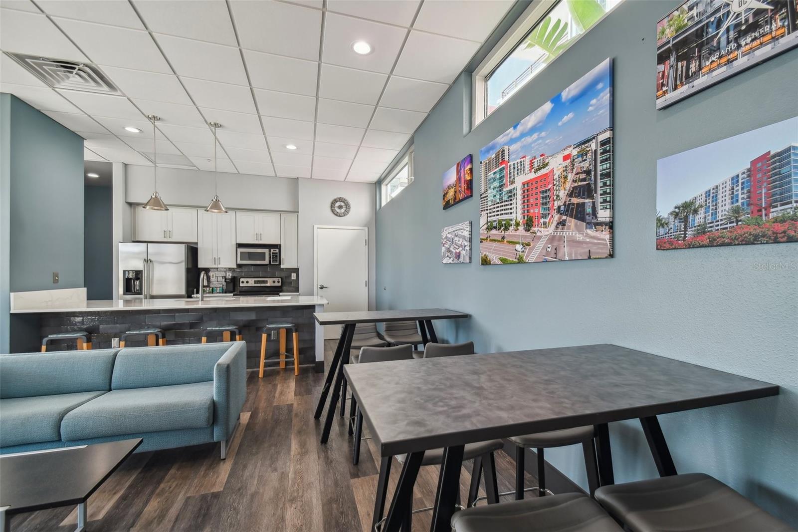 GRAND CENTRAL AT KENNEDY RESID - Residential