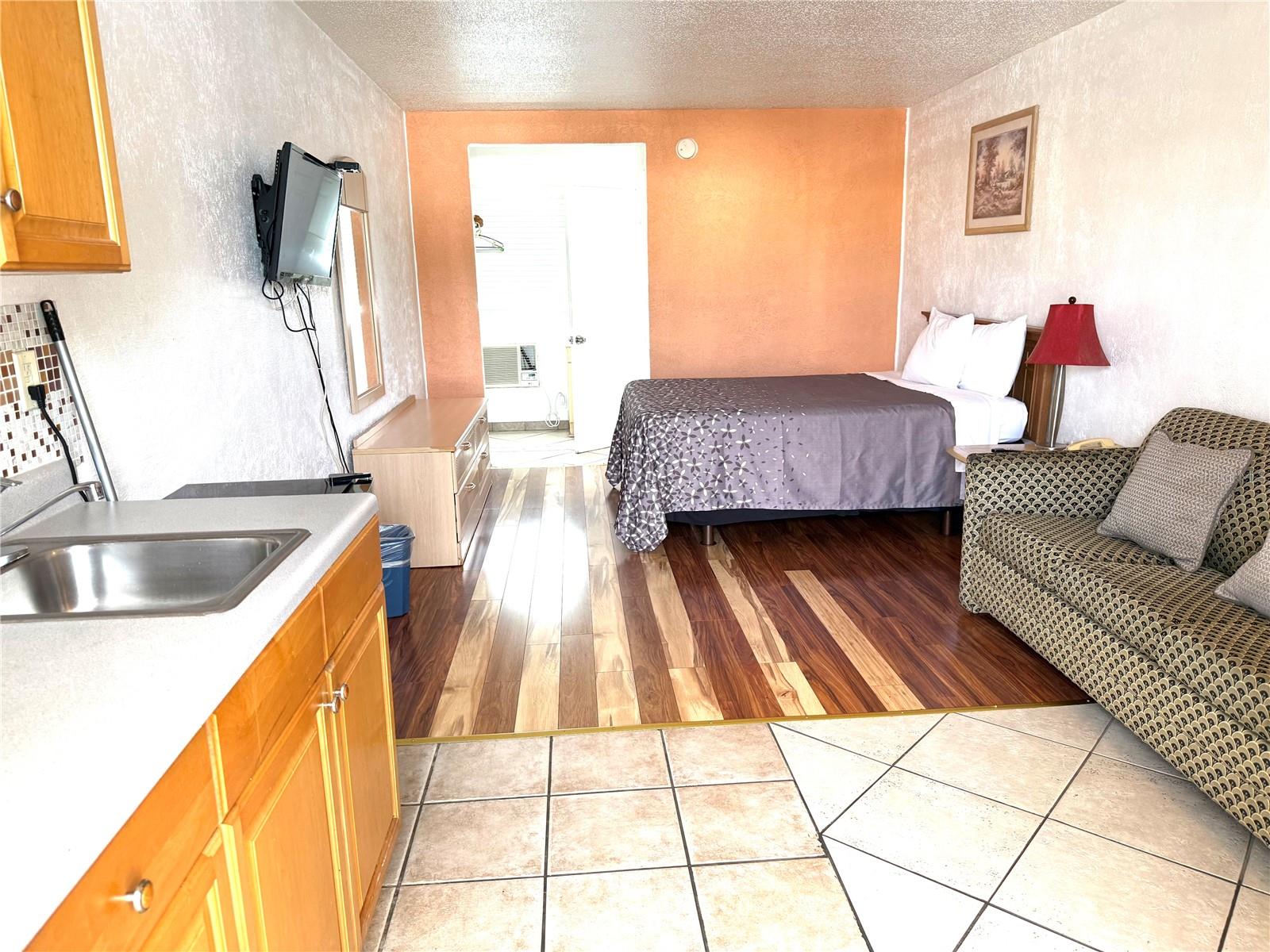 LAKEWOOD REP - Commercial Sale