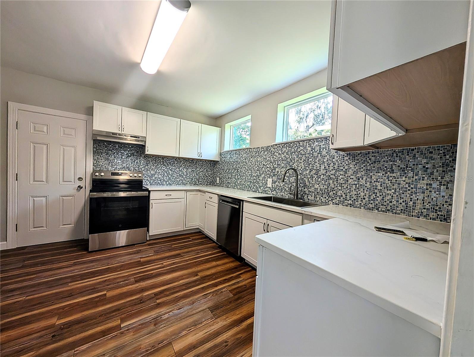 CRESCENT HILL - Residential