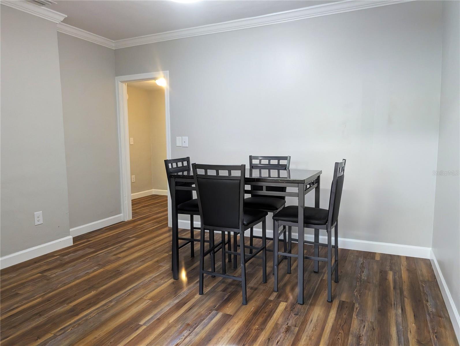 CRESCENT HILL - Residential