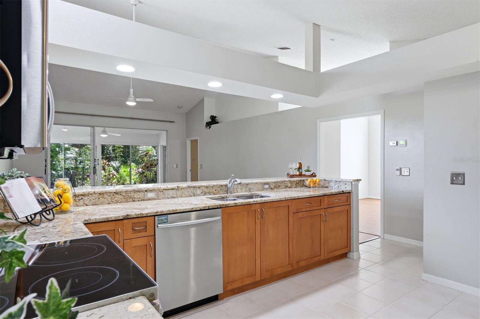 LONGWOOD VILLAS/TIVOLI - Residential