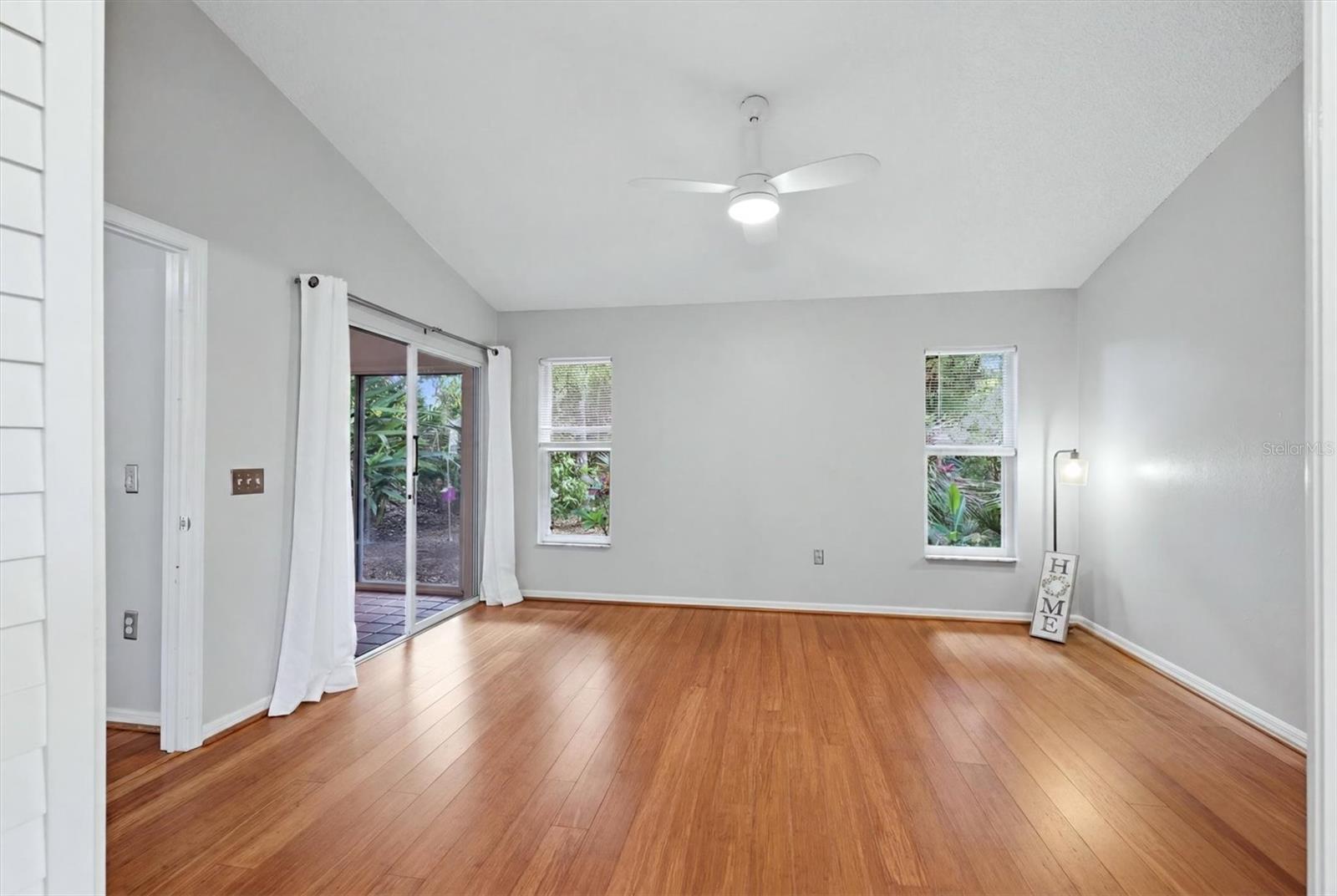 LONGWOOD VILLAS/TIVOLI - Residential