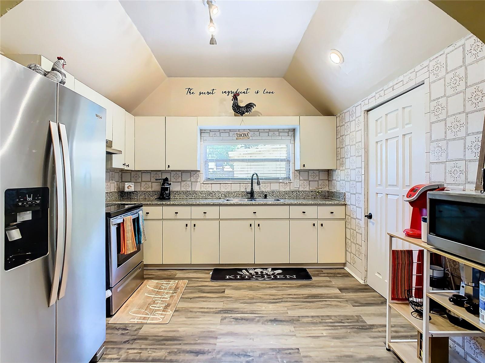 JOHN H DREWS FIRST EXT - Residential Lease