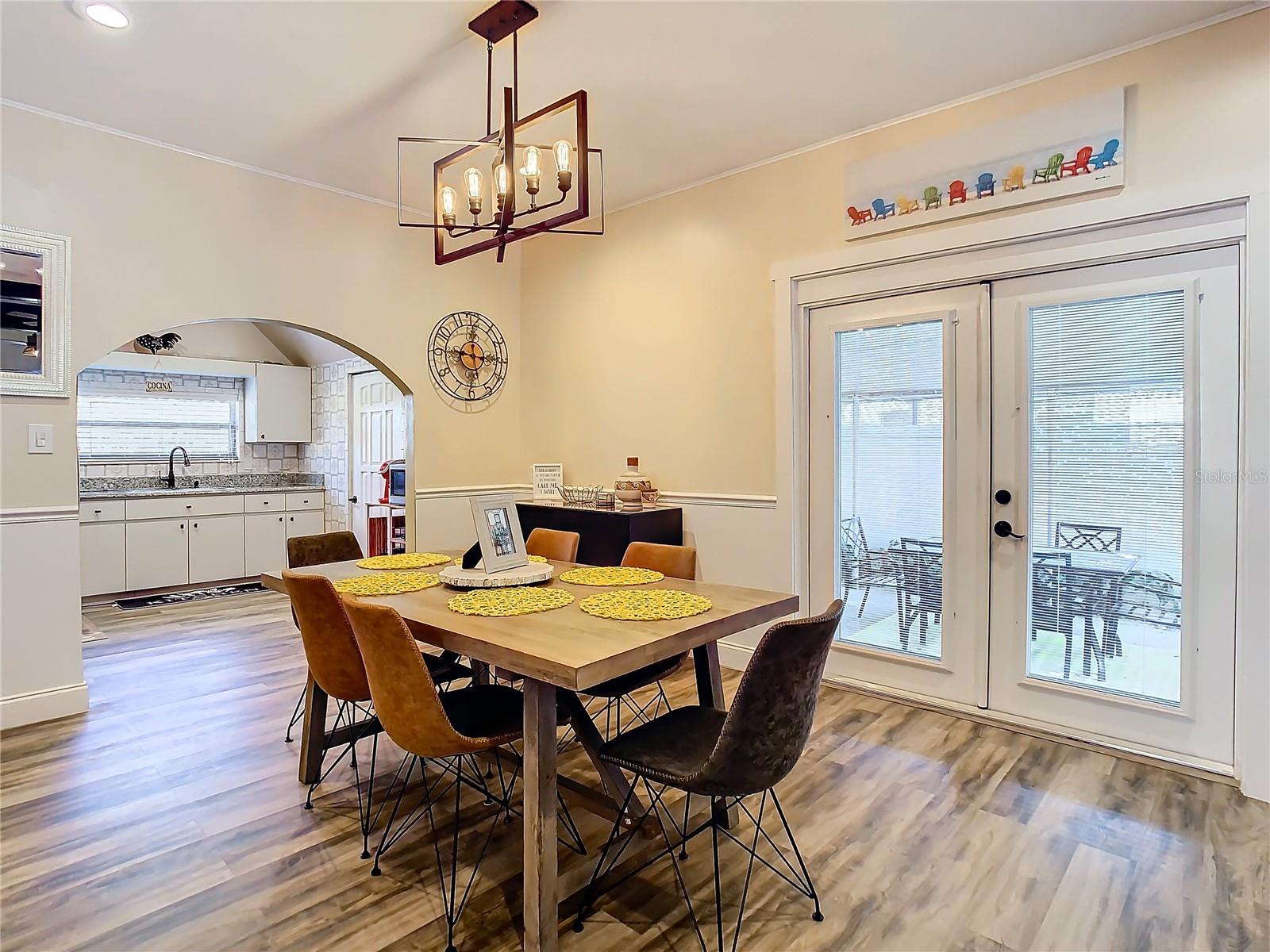 JOHN H DREWS FIRST EXT - Residential Lease